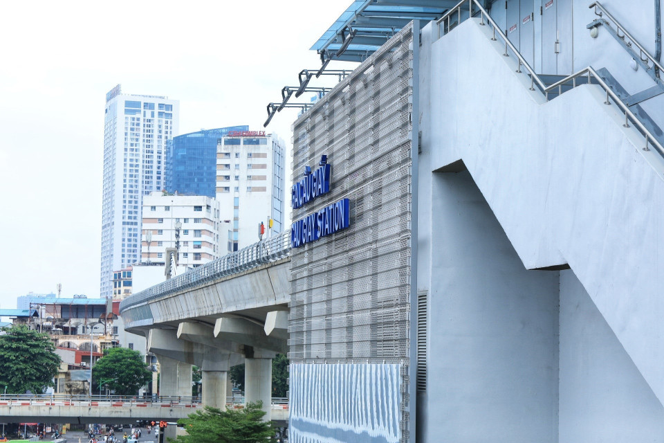 08 nhà ga trên cao thuộc Dự án có chiều cao khoảng 22,5 mét, chiều rộng khoảng 24 mét, nằm cách mặt đường 8m. (Ảnh: Tuấn Anh/TTXVN)