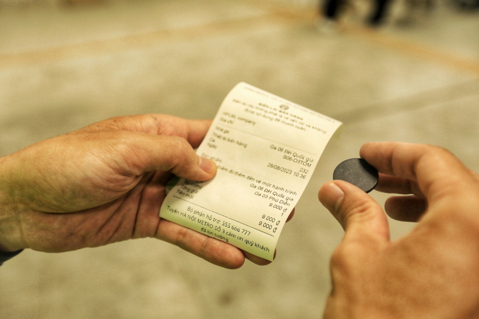 Hệ thống thu vé được lắp đặt hoàn thiện: máy bán vé đặt tại phòng vé (TOM), máy khởi tạo thẻ (CIM), thiết bị soát vé cầm tay (PCD),… (Ảnh: Tuấn Anh/TTXVN)