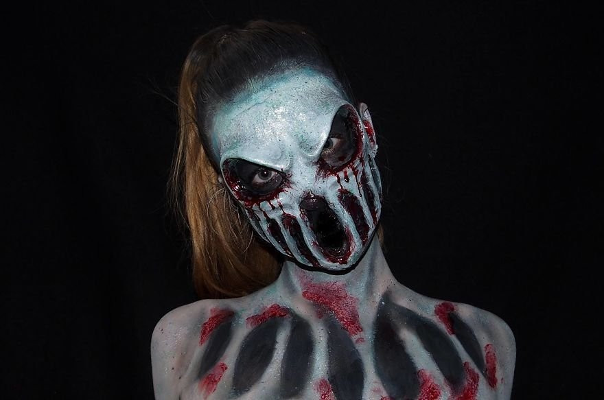 Sở thích này của cô đến từ loạt phim Cướp biển vùng Caribe và X-Men, và cô luôn mơ ước xây dựng được một nhân vật riêng cho chính mình. (Nguồn: Sputnik)