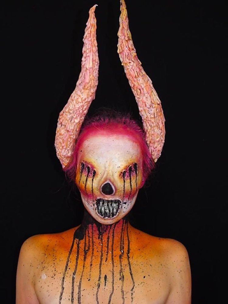 Sở thích này của cô đến từ loạt phim Cướp biển vùng Caribe và X-Men, và cô luôn mơ ước xây dựng được một nhân vật riêng cho chính mình. (Nguồn: Sputnik)