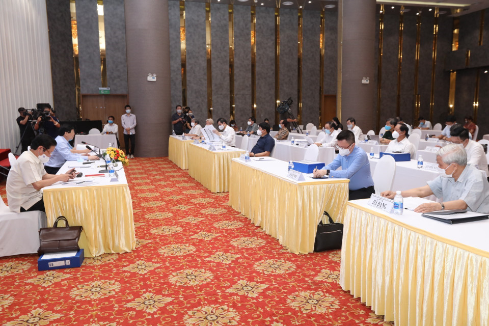 Hội đồng chung khảo. (Ảnh: Minh Quyết/TTXVN)