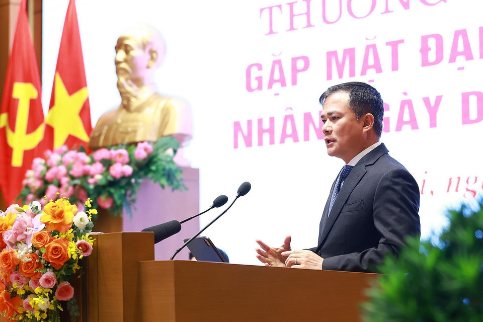 Chủ tịch kiêm Tổng Giám đốc Tập đoàn Viễn thông Quân đội (Viettel) Tào Đức Thắng phát biểu. (Ảnh: Dương Giang/TTXVN)