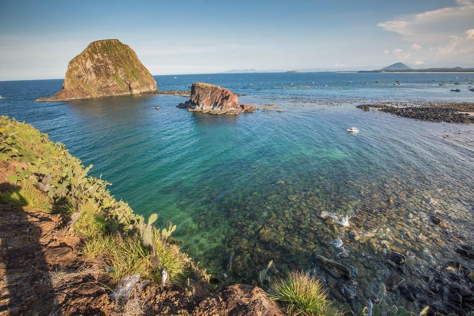  Nét hoang sơ của hệ sinh thái san hô tự nhiên tại địa danh Hòn Yến. Quần thể Hòn Yến được công nhận Di tích Danh thắng cấp quốc gia vào tháng 4/2018.(Ảnh: Trọng Đạt/TTXVN)