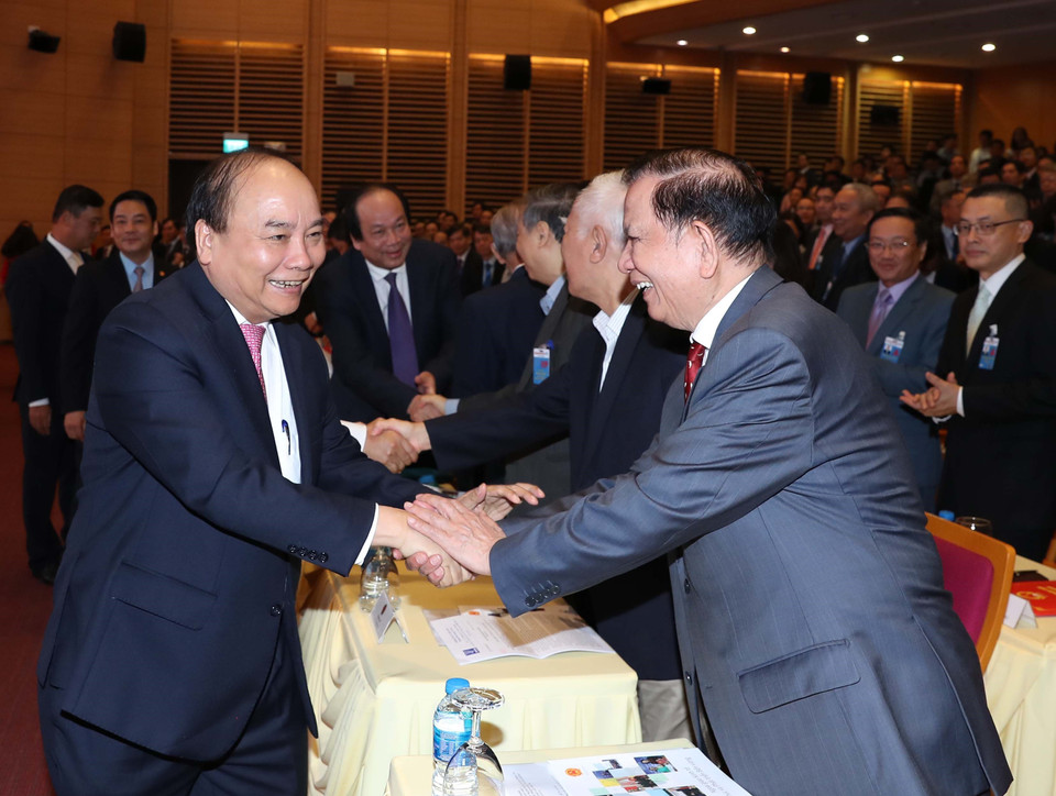  Thủ tướng Nguyễn Xuân Phúc và các đại biểu tại hội nghị. (Ảnh: Thống Nhất/TTXVN)