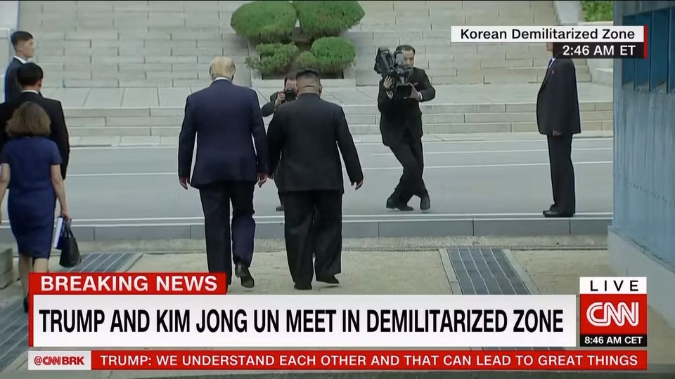 Cuộc gặp giữa Tổng thống Trump và nhà lãnh đạo Triều Tiên Kim Jong-un diễn ra sau khi ông Trump đưa ra lời mời mở qua Twitter ngày hôm qua 29/6, trong khi tham dự Hội nghị thượng đỉnh G20 tại Osaka, Nhật Bản.