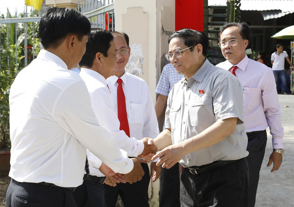 Nhân kỷ niệm 92 năm Ngày truyền thống Mặt trận Tổ quốc Việt Nam, sáng 17/11, Thủ tướng Phạm Minh Chính dự Ngày hội Đại đoàn kết toàn dân tộc tại xã Nhơn Ái, huyện Phong Điền, thành phố Cần Thơ. (Ảnh: Dương Giang/TTXVN)