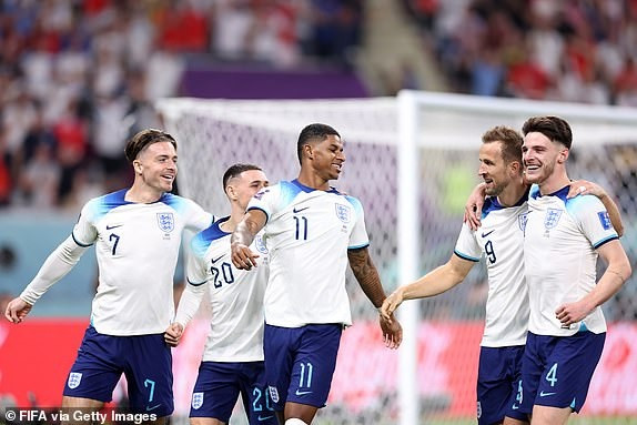 Niềm vui của cầu thủ Anh khi dẫn trước đối thủ 5-1. (Nguồn: Getty Images)