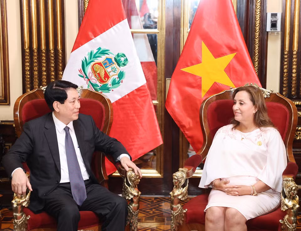 Chủ tịch nước Lương Cường và Tổng thống Peru Dina Ercilia Boluarte Zegarr. (Ảnh: Lâm Khánh/TTXVN)