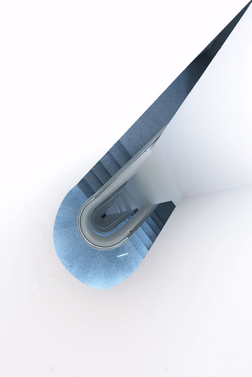 Cả 3 giám khảo Justin Mott, Hải Đông và Hải Thanh đều ấn tượng bởi cách diễn đạt trong bức ảnh của Cung Mạnh Quốc Tuấn. Tác phẩm này đã đoạt giải Nhất ở chủ đề Tối giản. (Nguồn: BTC)