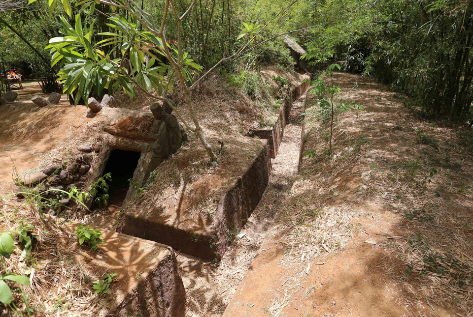 Hệ thống giao thông hào chằng chịt khắp làng. (Ảnh: Nhật Anh/TTXVN)
