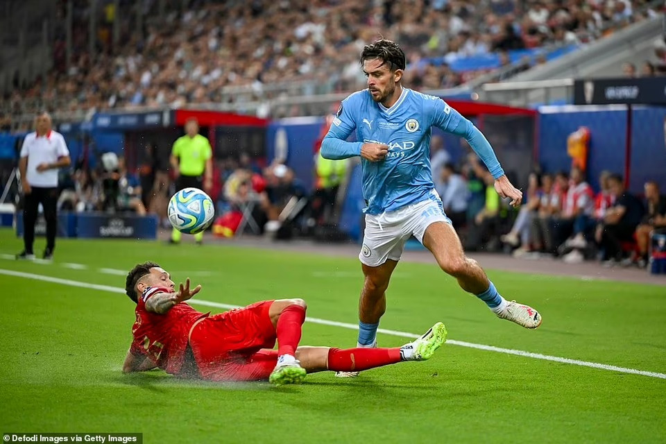 Dù không có đội hình mạnh nhất, Man City vẫn tạo thế trận lấn lướt trong Sevilla khi bước vào trận đấu. (Nguồn: Getty Images)