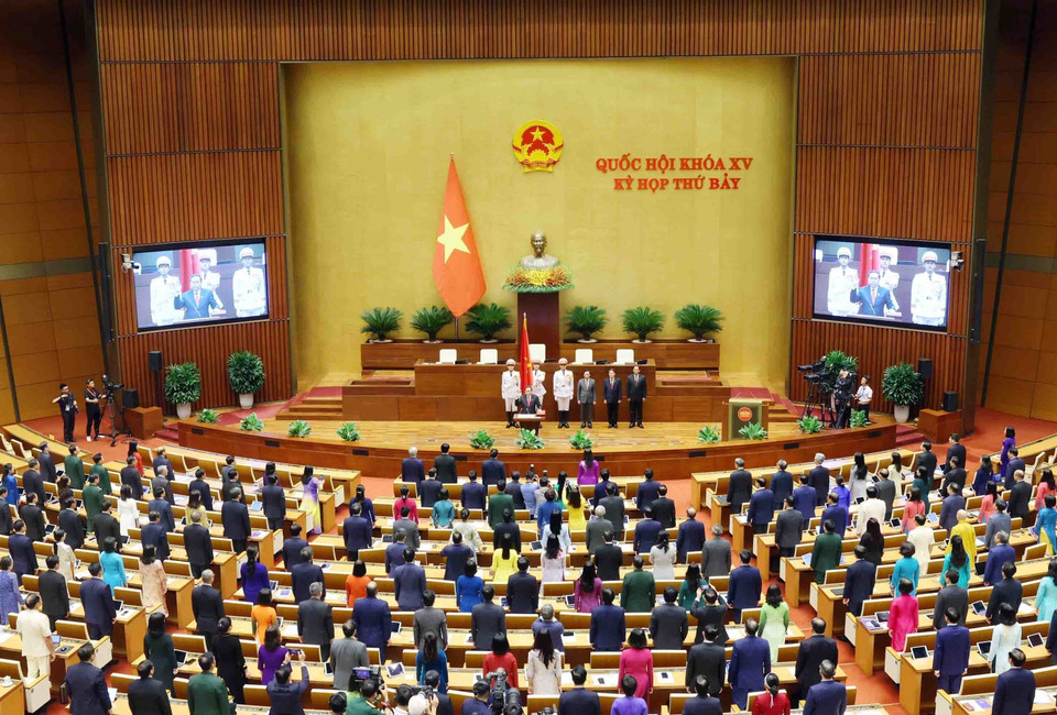 Chủ tịch Quốc hội Trần Thanh Mẫn tuyên thệ. (Ảnh: TTXVN)