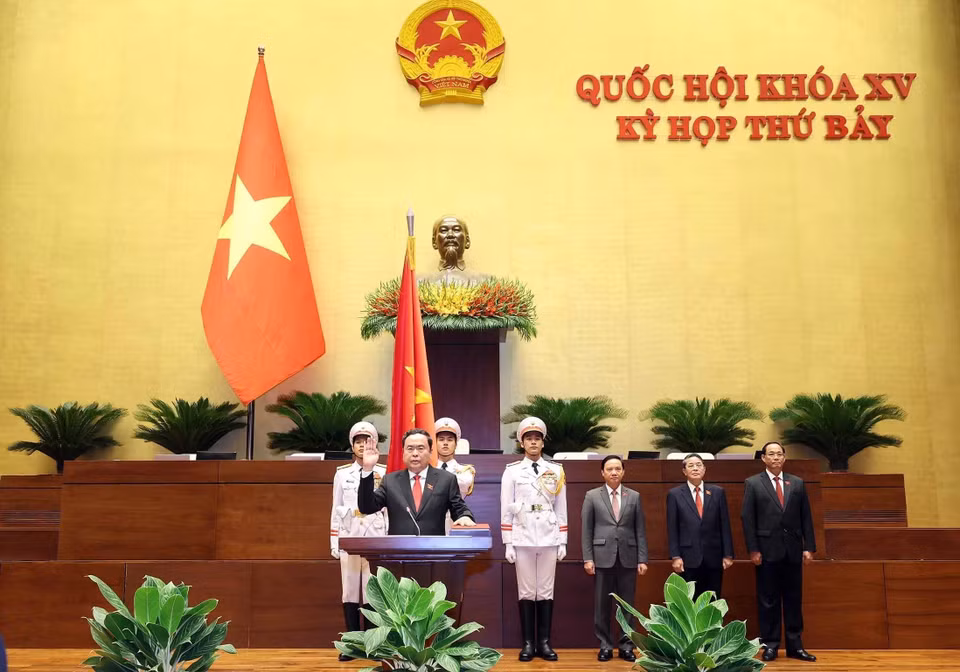 Chủ tịch Quốc hội Trần Thanh Mẫn tuyên thệ. (Ảnh: TTXVN)
