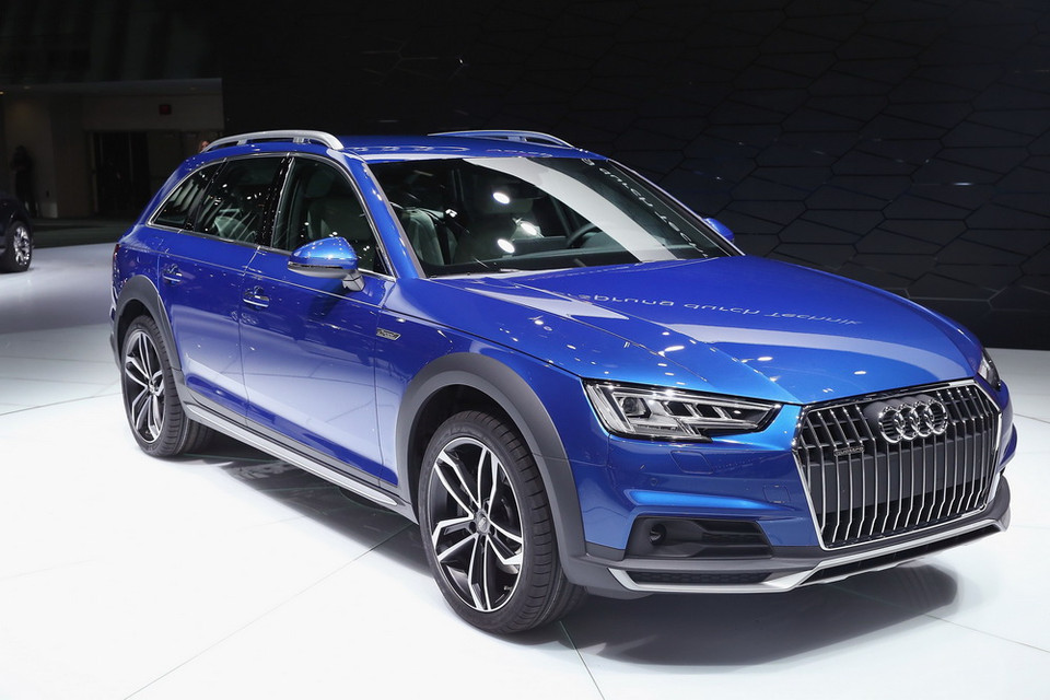 Mẫu xe A4 Allroad Quatro được giới thiệu trong cuộc họp báo tại triển lãm ngày 11/1. (Nguồn: AFP/TTXVN)