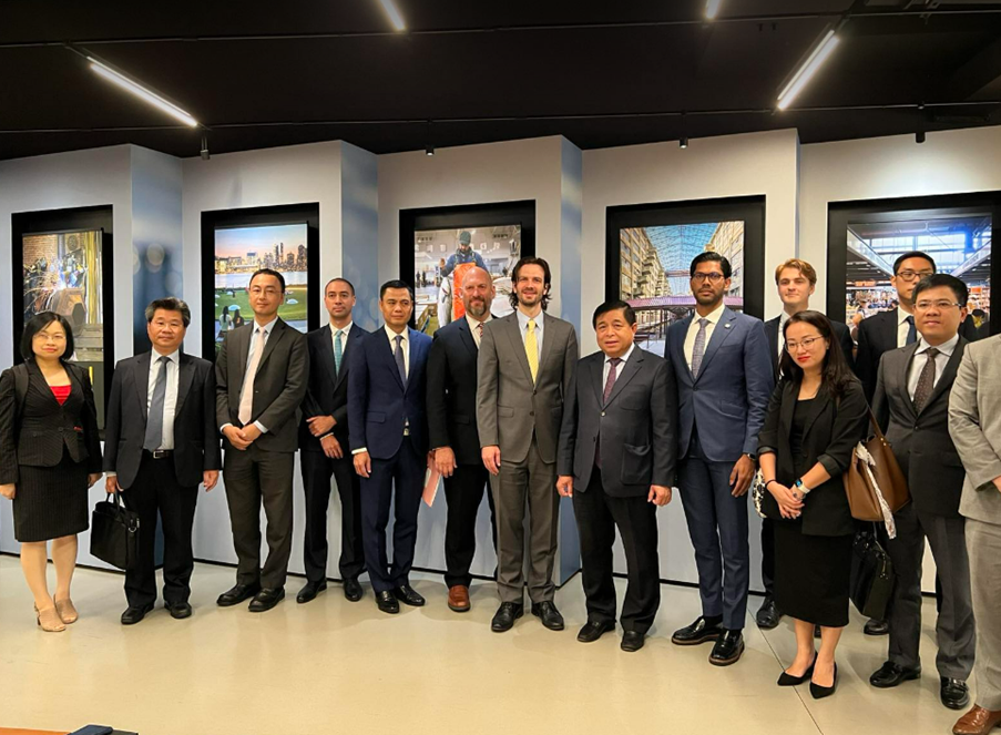 Bộ trưởng Bộ Kế hoạch và Đầu tư làm việc với Tổ chức Phát triển kinh tế New York, trao đổi về kinh nghiệm và khả năng hợp tác trong đổi mới sáng tạo, nghiên cứu, phát triển công nghệ và phát triển hệ sinh thái doanh nghiệp khởi nghiệp. (Ảnh: CTV/Vietnam+)