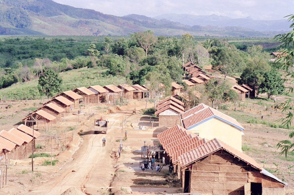 Một góc làng định canh định cư Đak Dục (Hiệp Đức, Quảng Nam). (Ảnh: Ngọc Hà/TTXVN)