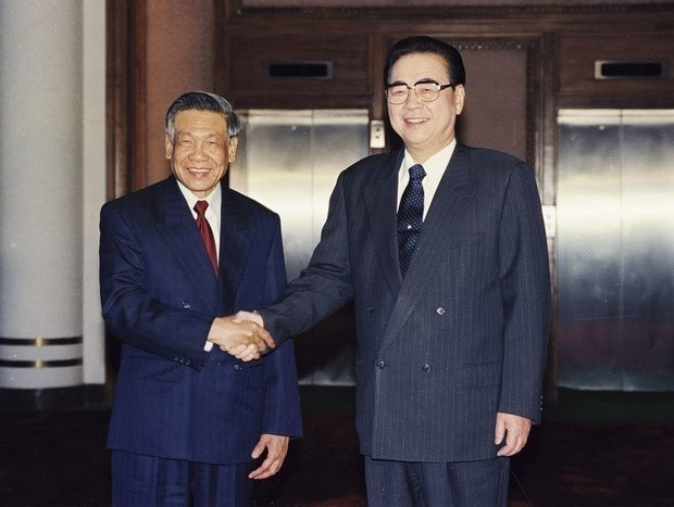 Ngày 26/2/1999, tại thủ đô Bắc Kinh, Tổng Bí thư Lê Khả Phiêu hội kiến đồng chí Lý Bằng, Uỷ viên Thường vụ Bộ Chính trị, Ủy viên trưởng Ủy ban Thường vụ Đại hội đại biểu Nhân dân toàn quốc nước CHND Trung Hoa. (Ảnh: Cao Phong/TTXVN)