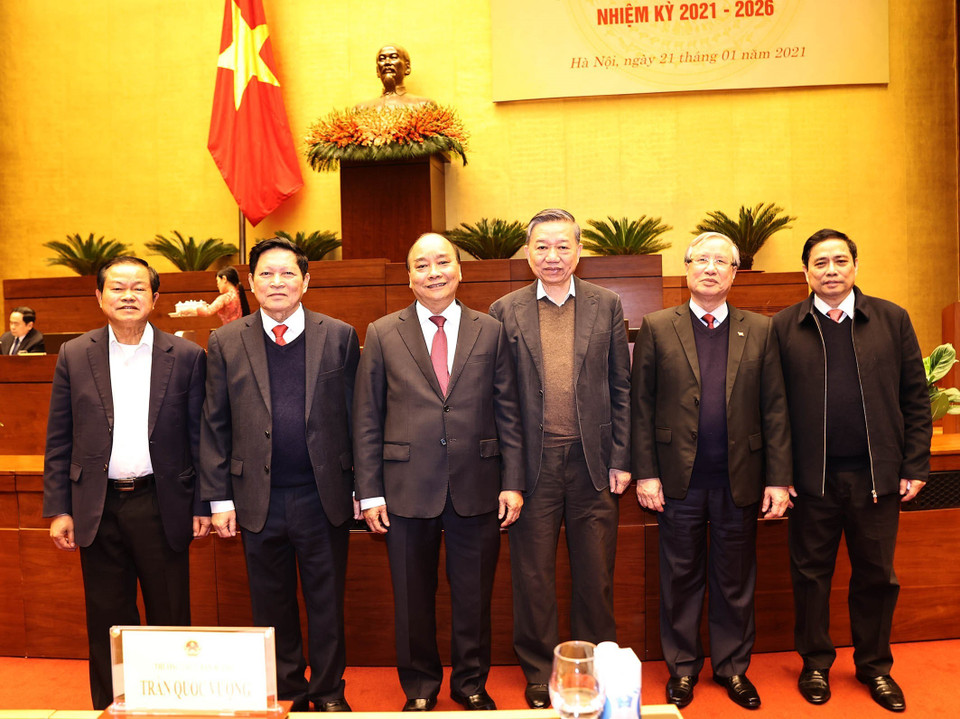  Thủ tướng Nguyễn Xuân Phúc với các đại biểu. (Ảnh: Trọng Đức/TTXVN)