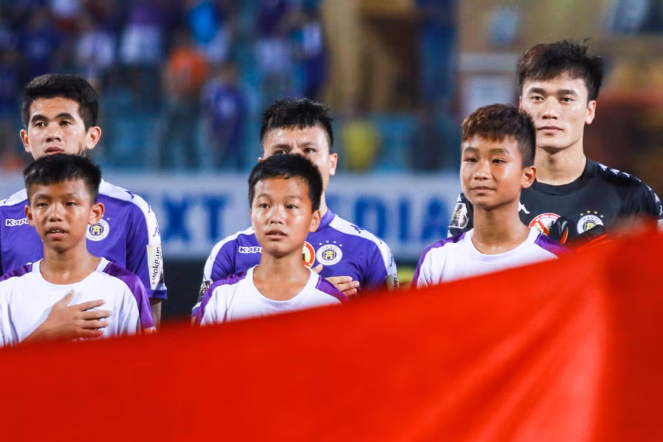 Thủ môn Bùi Tiến Dũng có lần đầu bắt chính cho Hà Nội FC ở V-League 2019 trong trận đấu với SHB Đà Nẵng trên sân nhà Hàng Đẫy. (Ảnh: Nguyên An/Vietnam+)