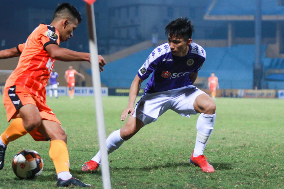 Khép lại trận đấu, Hà Nội FC giành chiến thắng 3-2 trước SHB Đà Nẵng trong ngày thủ thành Bùi Tiến Dũng thi đấu không thật sự ấn tượng. (Ảnh: Nguyên An/Vietnam+)