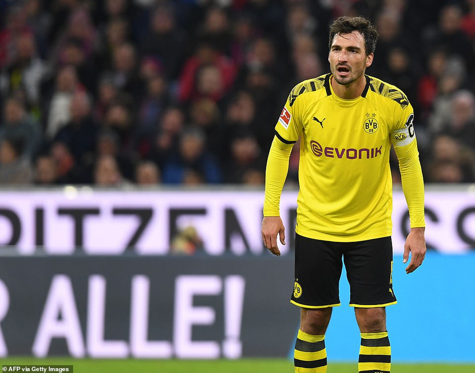Chỉ 4 phút sau, Hummels đã khép lại ngày buồn cho Dortmund và bản thân anh bằng pha phản lưới nhà.