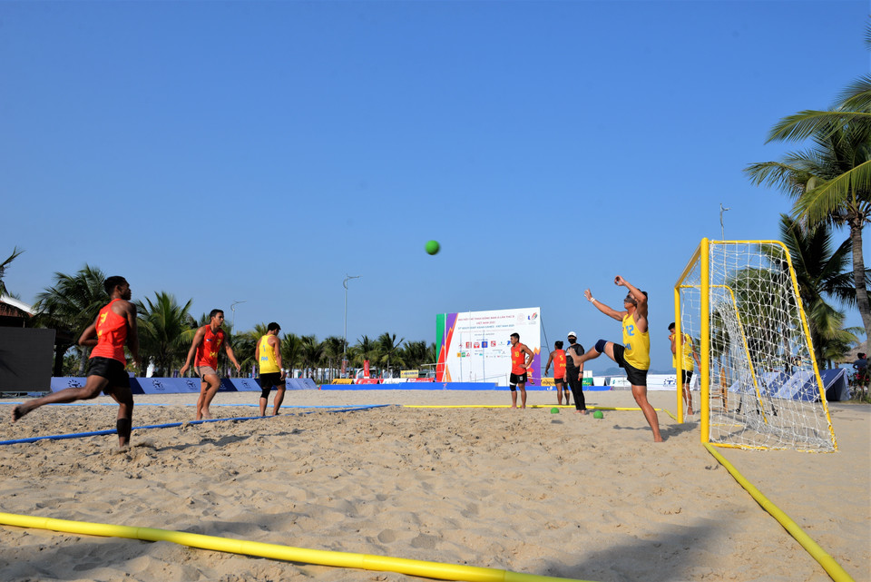 Cận ngày thi đấu SEA Games 31, các đội tuyển thiên về rèn luyện kỹ, chiến thuật. (Ảnh: Thanh Vân/TTXVN)