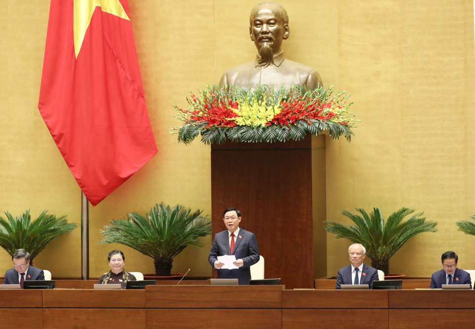 Chủ tịch Quốc hội, Chủ tịch Hội đồng Bầu cử quốc gia Vương Đình Huệ điều hành phiên họp. (Ảnh: Phương Hoa/TTXVN)