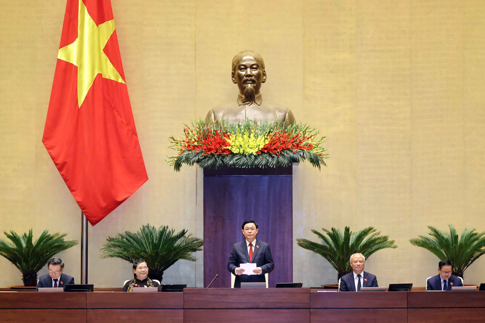 Chủ tịch Quốc hội Vương Đình Huệ, Chủ tịch Hội đồng Bầu cử quốc gia tiến hành điều hành phiên họp Quốc hội theo chương trình. (Ảnh: Thống Nhất/TTXVN)