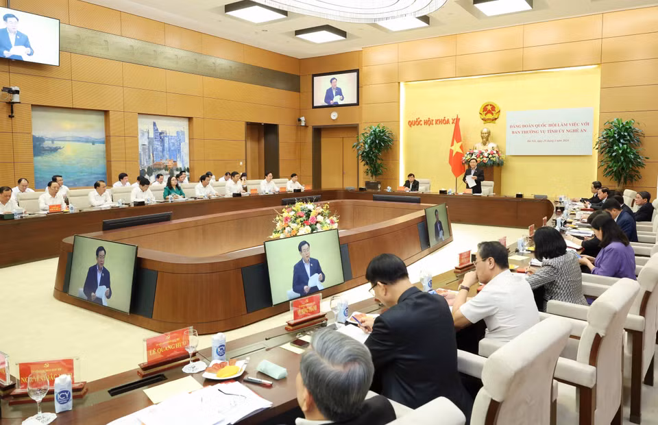 Chủ tịch Quốc hội Vương Đình Huệ phát biểu chỉ đạo. (Ảnh: Nhan Sáng/TTXVN)