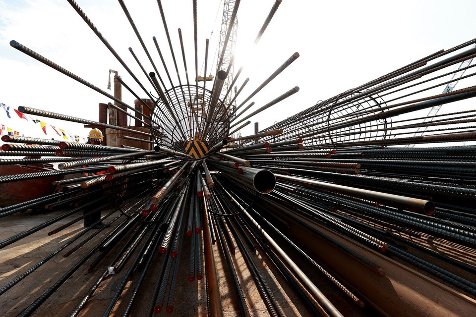 Các đơn vị triển khai thi công cầu Nhơn Trạch. (Ảnh: Dương Giang/TTXVN)