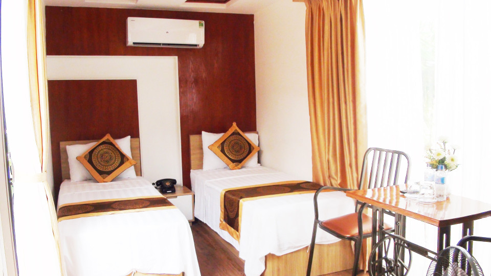 Điểm lưu trú mang phong cách mới này có tổng diện tích trên 1.100m2, gồm 22 phòng nghỉ, mỗi phòng có diện tích khoảng 16m2; với tổng mức đầu tư trên 8 tỷ đồng. (Ảnh: Võ Dung/TTXVN)