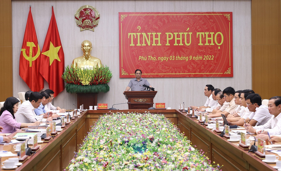 Thủ tướng Phạm Minh Chính kết luận buổi làm việc với Ban Thường vụ Tỉnh ủy Phú Thọ. (Ảnh: Dương Giang/TTXVN)