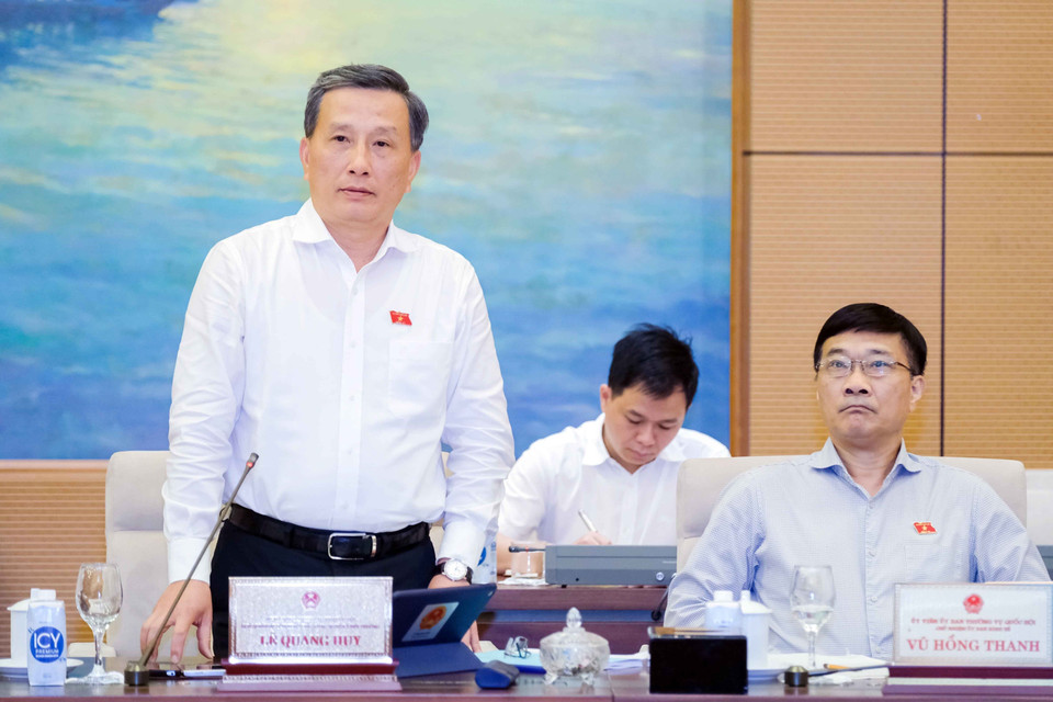 Chủ nhiệm Ủy ban Khoa học, Công nghệ và Môi trường Lê Quang Huy phát biểu. (Ảnh: Doãn Tấn/TTXVN)