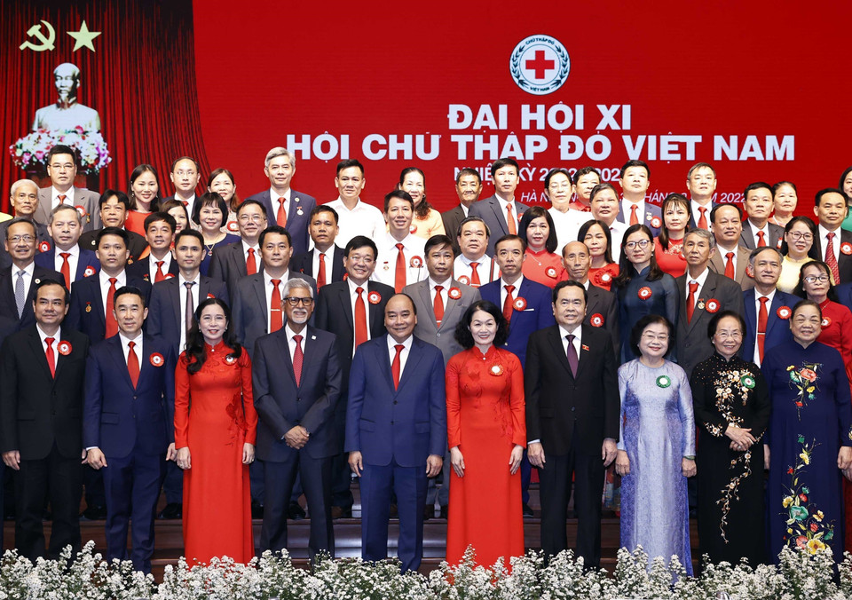 Hình ảnh Chủ tịch nước Nguyễn Xuân Phúc với các đại biểu dự Đại hội. (Ảnh: Thống Nhất/TTXVN)