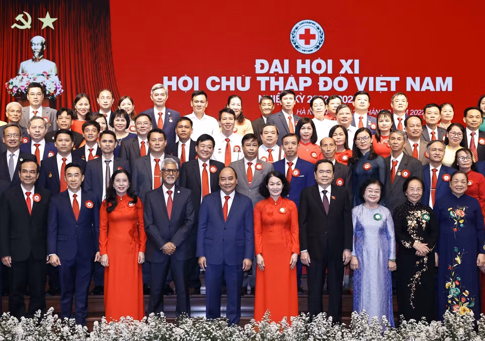 Hình ảnh Chủ tịch nước Nguyễn Xuân Phúc với các đại biểu dự Đại hội. (Ảnh: Thống Nhất/TTXVN)