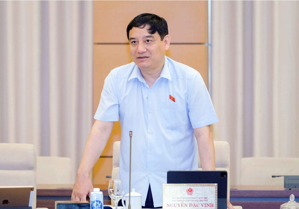 Chủ nhiệm Ủy ban Văn hóa, Giáo dục của Quốc hội Nguyễn Đắc Vinh phát biểu. (Ảnh: Doãn Tấn/TTXVN)