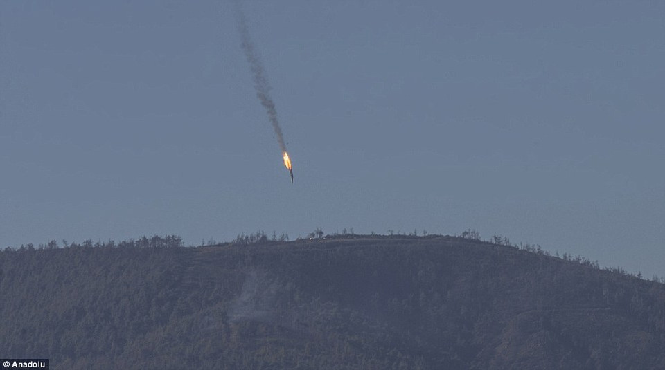 Bộ Quốc phòng Thổ Nhĩ Kỳ cho biết đã cảnh báo máy bay vi phạm 10 lần trong vòng 5 phút trước khi quyết định bắn hạ. (Nguồn: Anodolu)