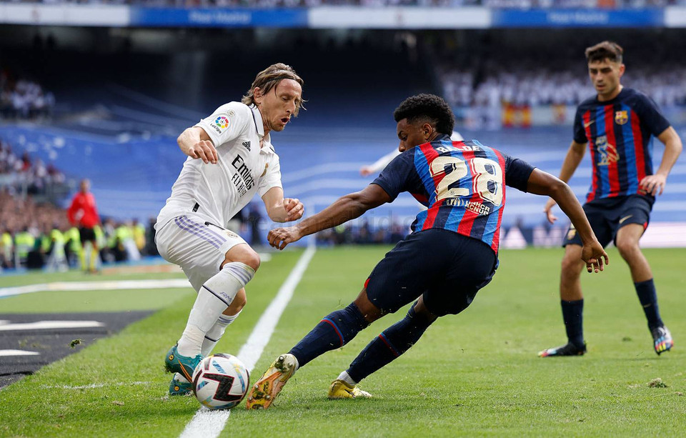 Real Madrid đã nhập cuộc chủ động để kiểm soát thế trận đồng thời ngăn cản sức mạnh của Barcelona. (Nguồn: realmadrid)