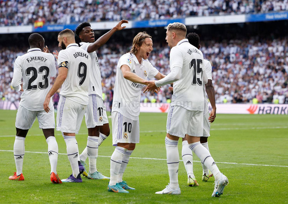 Niềm vui của các cầu thủ Real sau bàn thắng của Federico Valverde. (Nguồn: realmadrid)