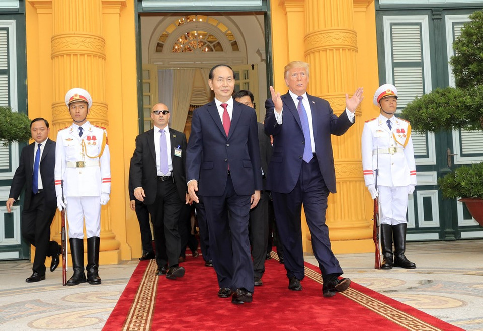 Chủ tịch nước Trần Đại Quang và Tổng thống Hoa Kỳ Donald Trump sau khi kết thúc hội đàm. (Ảnh: Nhan Sáng/TTXVN)