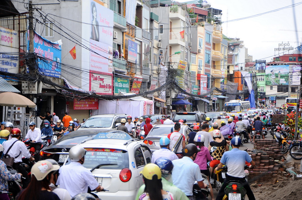 Đường Kim Ngưu đoạn giao với đường Trần Khát Chân, Lò Đúc thường xuyên xảy ra tình trạng ùn tắc giao thông. (Ảnh: Quang Quyết/TTXVN)