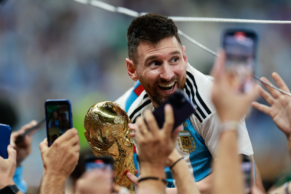 Đây cũng là lần thứ ba trong lịch sử độ bóng áo sọc Trắng-Xanh bước lên đỉnh thế giới sau khi từng là điều tương tự vào các năm 1978 và 1986. (Ảnh: Hải An/Vietnam+)