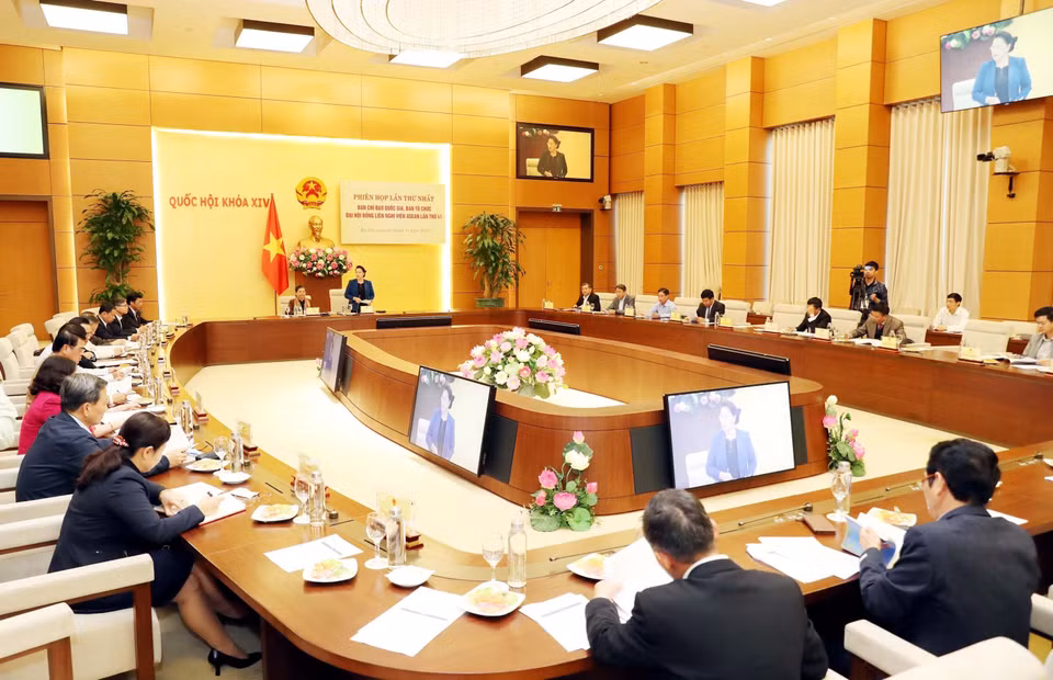 Phiên họp thứ nhất Ban Chỉ đạo Quốc gia, Ban Tổ chức Đại hội đồng AIPA-41, ngày 19/11/2019 tại Hà Nội dưới sự chủ trì của Chủ tịch Quốc hội Nguyễn Thị Kim Ngân, Chủ tịch AIPA-41. Sau phiên họp này, Trưởng ban Tổ chức AIPA-41 đã ký quyết định thành lập Ban Thư ký quốc gia và các Tiểu ban thuộc Tổ chức AIPA-41. (Ảnh: Trọng Đức/TTXVN)