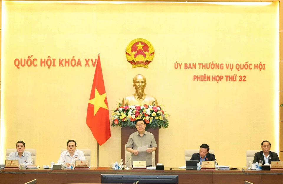Chủ tịch Quốc hội Vương Đình Huệ phát biểu khai mạc Phiên họp thứ 32 của Ủy ban Thường vụ Quốc hội. (Ảnh: Nhan Sáng/TTXVN)