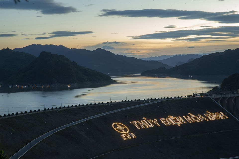 Hồ Hòa Bình thơ mộng. (Ảnh: Trọng Đạt/TTXVN)