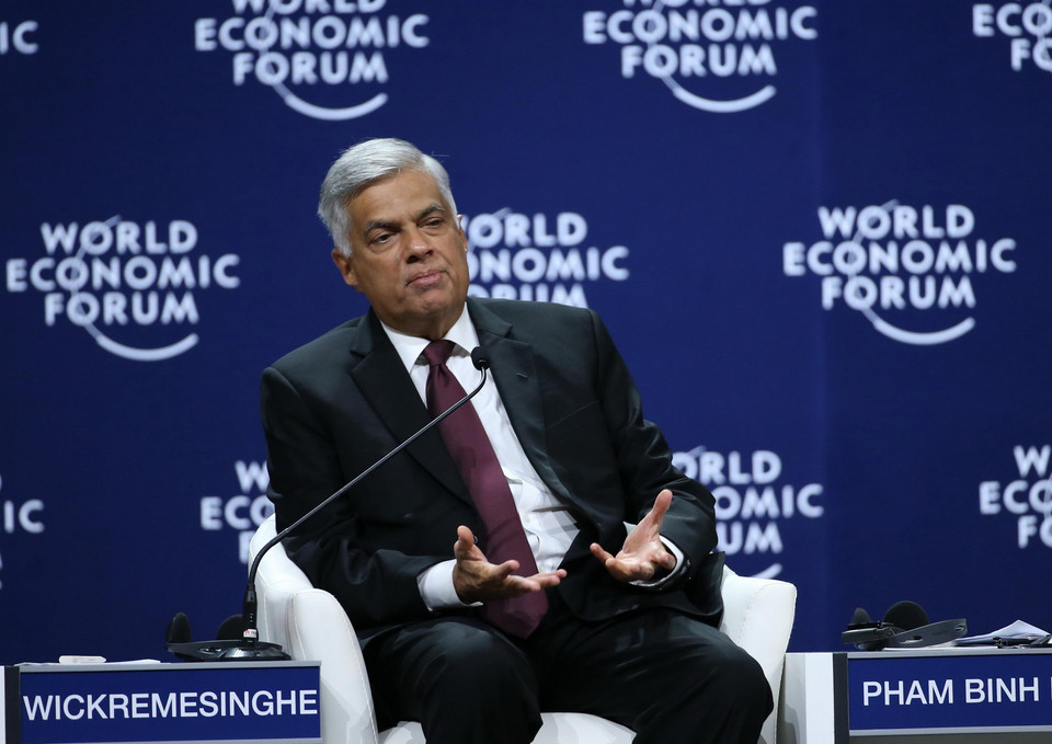 Thủ tướng Sri Lanka Ranil Wickremesinghe tham gia thảo luận về chủ đề Triển vọng Địa chính trị châu Á. (Ảnh: Lâm Khánh/TTXVN)