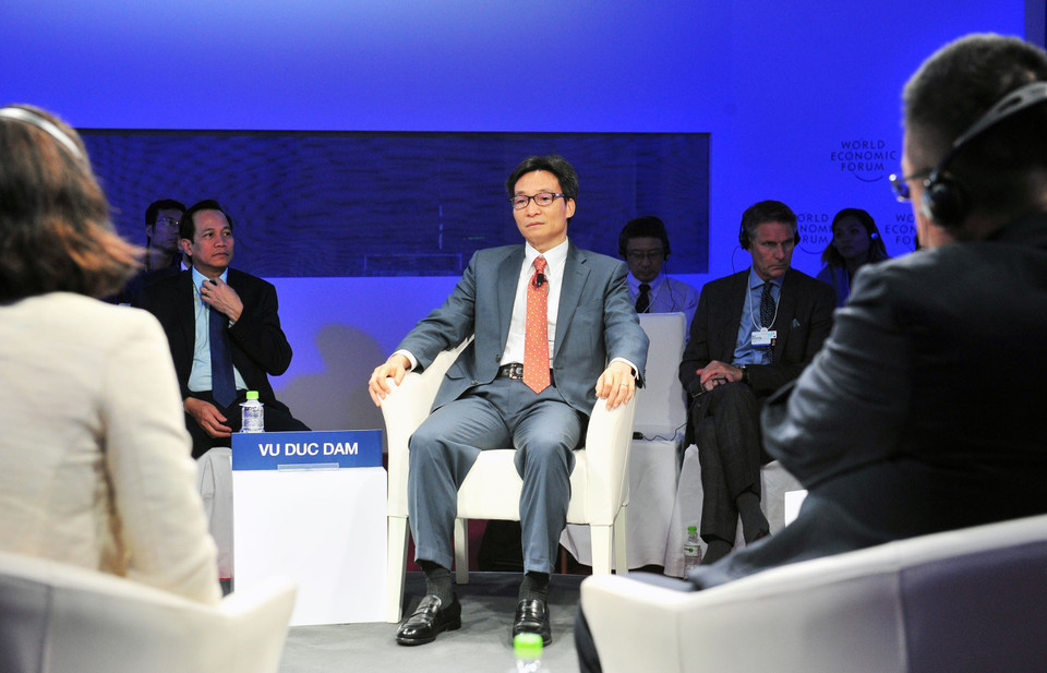 Phiên thảo luận với chủ đề Tương lai việc làm ở ASEAN trong Cách mạng công nghiệp 4.0. Phó Thủ tướng Chính phủ Vũ Đức Đam đến dự và tham gia thảo luận. (Ảnh: Nguyễn Khang/TTXVN)