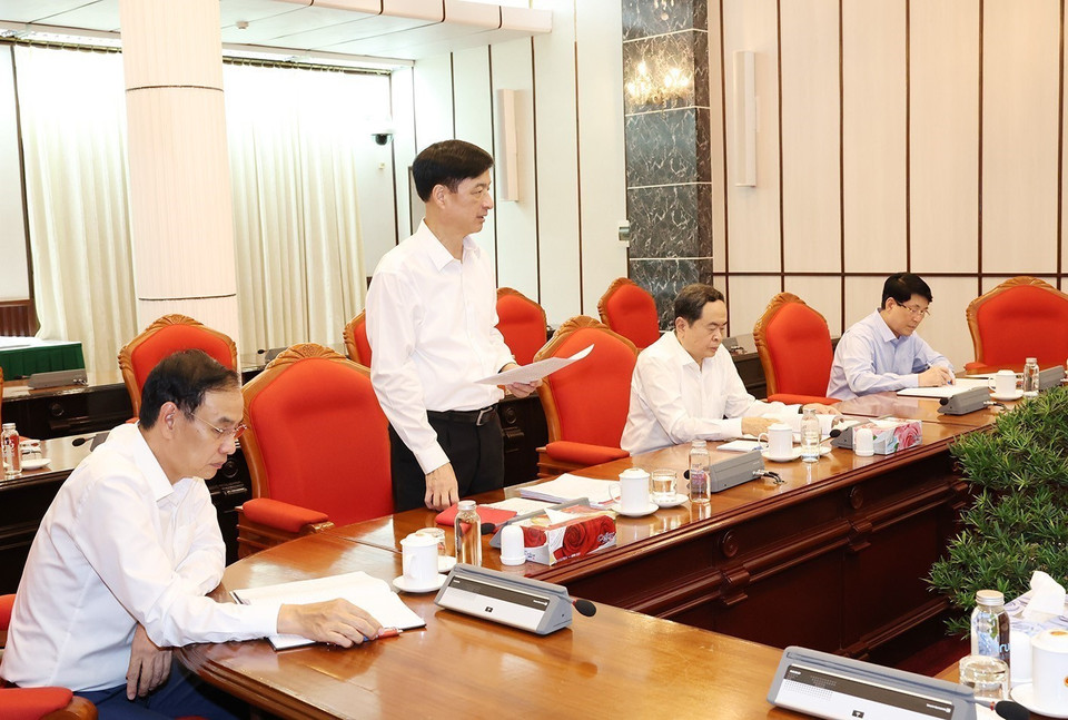 Đồng chí Nguyễn Duy Ngọc, Ủy viên Trung ương Đảng, Chánh Văn phòng Trung ương Đảng phát biểu. (Ảnh: Trí Dũng/TTXVN)