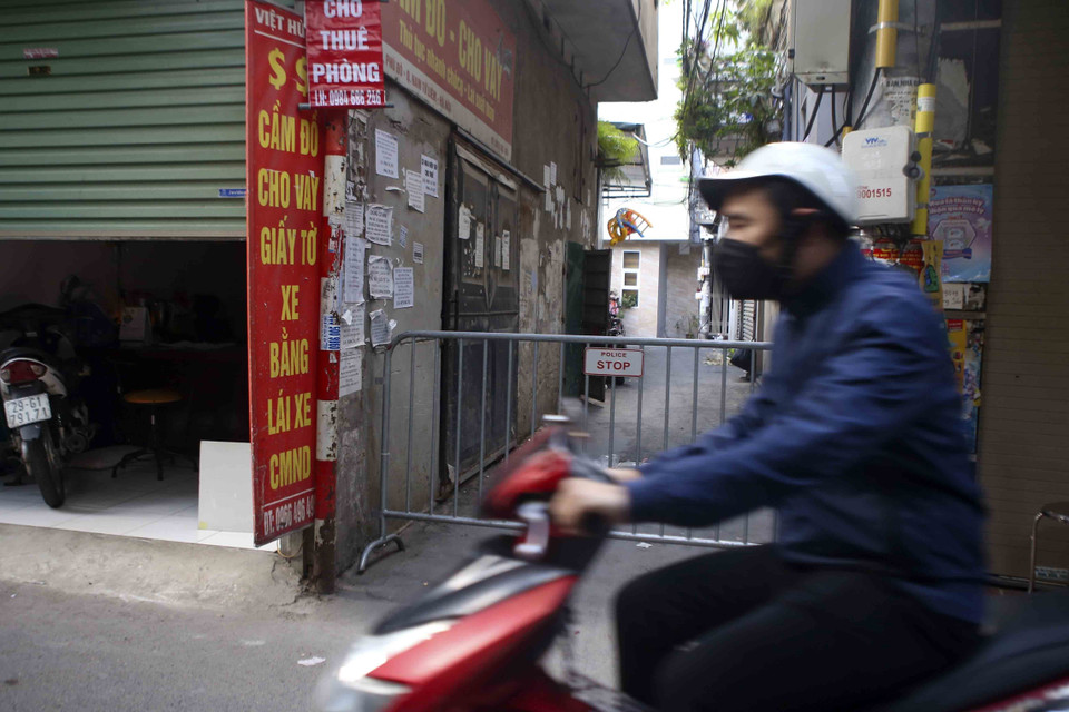 Ngách 8/174, đường Lê Quang Đạo (Phú Đô, Nam Từ Liêm) bị phong tỏa. (Ảnh: Tuấn Đức/TTXVN)