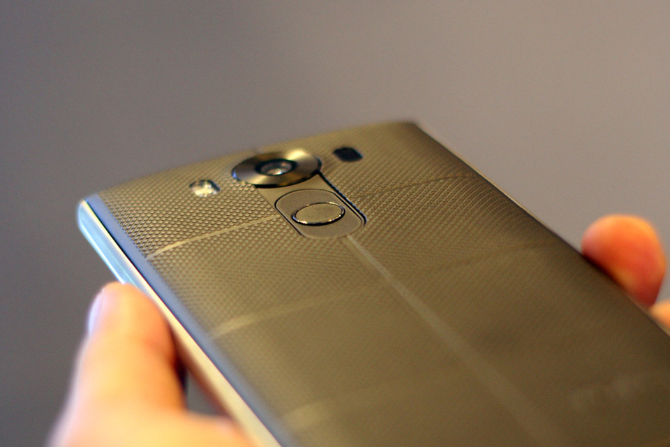 LG V10 sở hữu camera sau có độ phân giải lên tới 16MP. (Ảnh: Trung Hiền/Vietnam+)